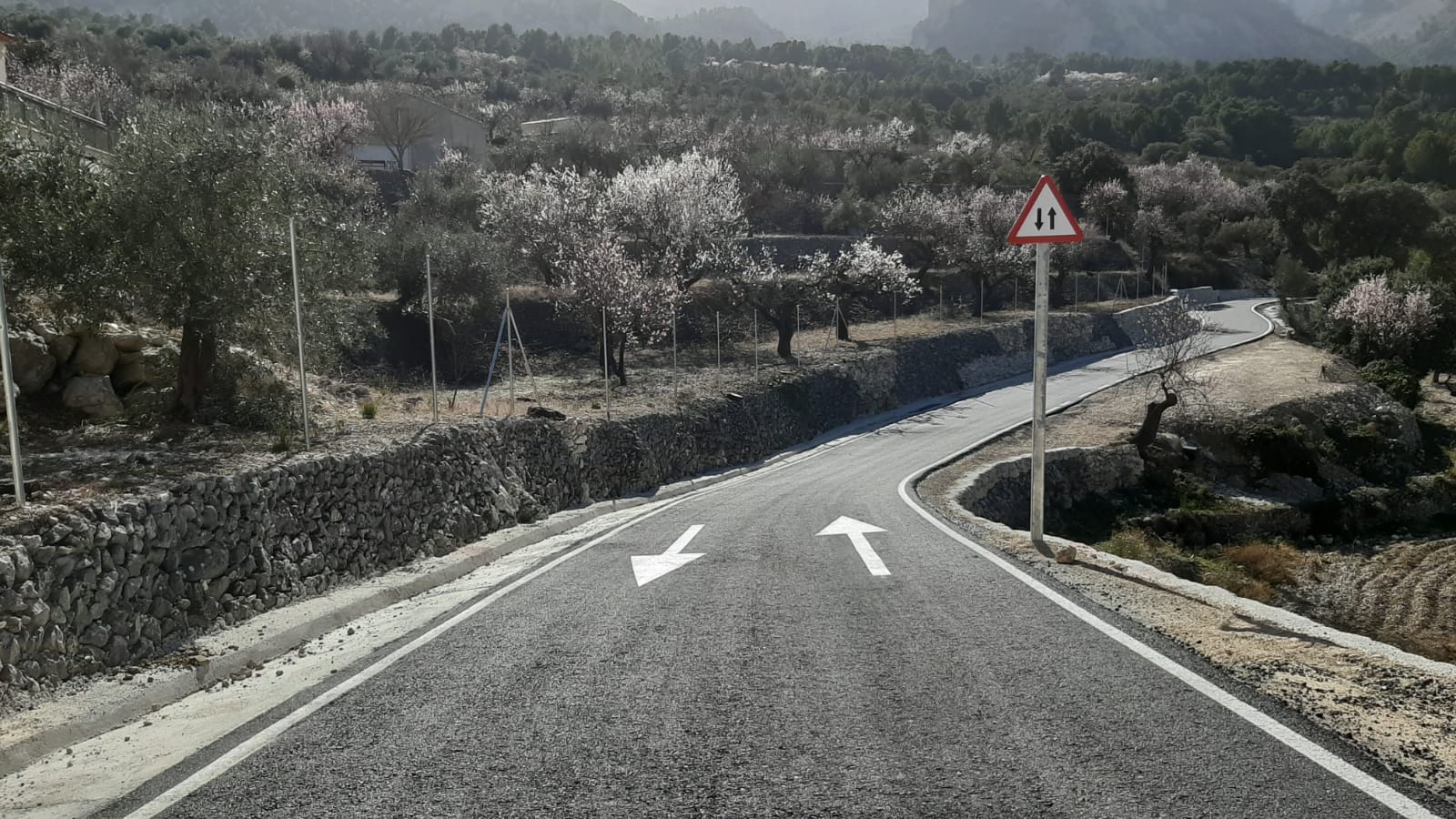 Acondicionamiento del camino Carrascalet en Benifato, Alicante